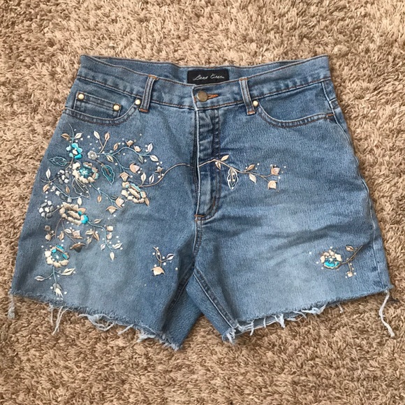 3/$10 🌸High Rise Shorts🌸 - Picture 2 of 5
